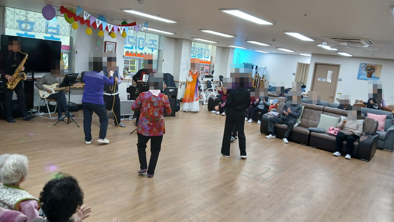 /user/y/youth/editor/2512/19839bd0a2e703703c7ad8d263a0415a_1766019553_1615.jpg 이미지크게보기