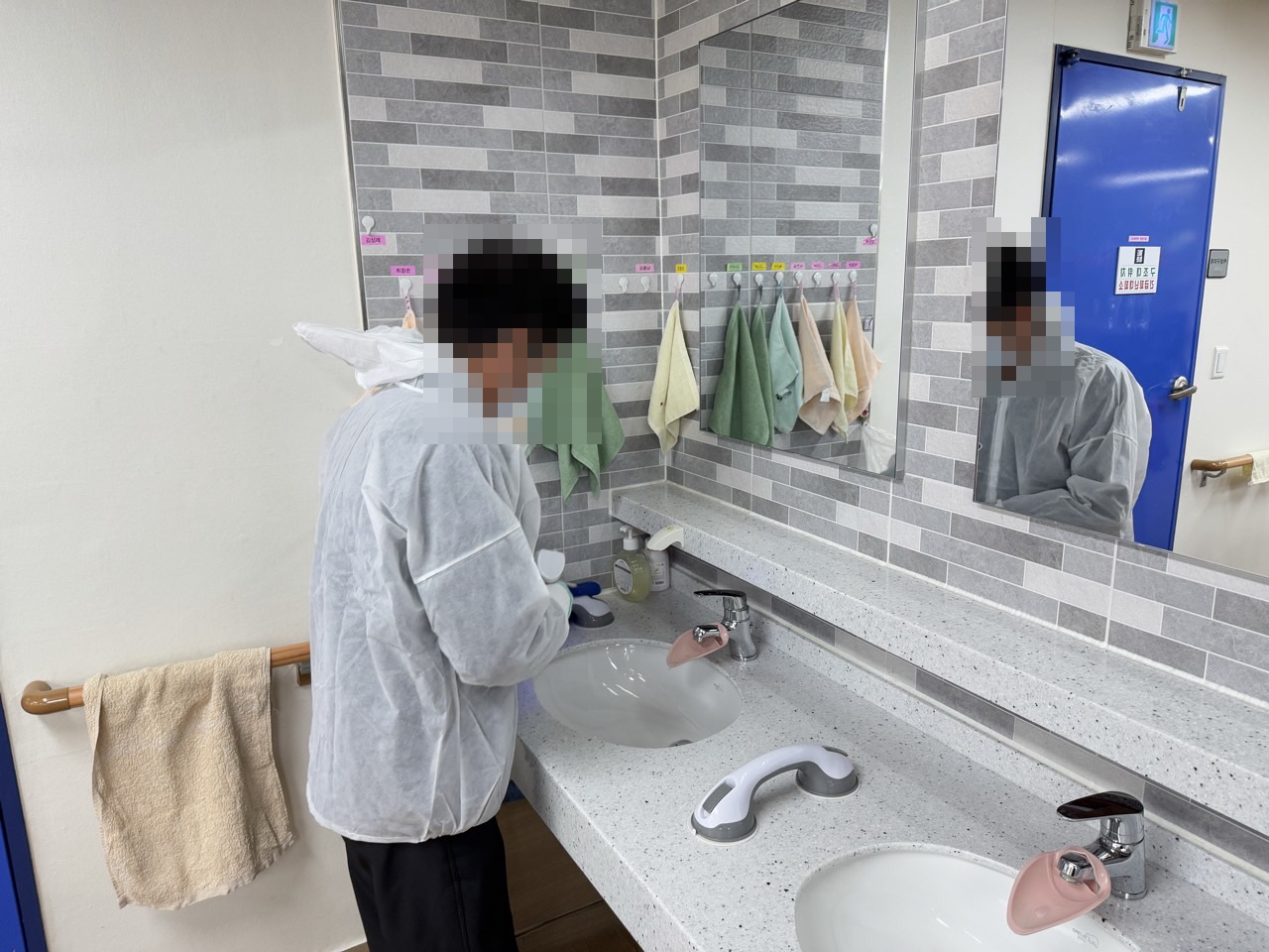 /user/y/youth/editor/2512/1b372dbc66ba23598a5e03c32a8bf804_1764805312_6939.jpg 이미지크게보기