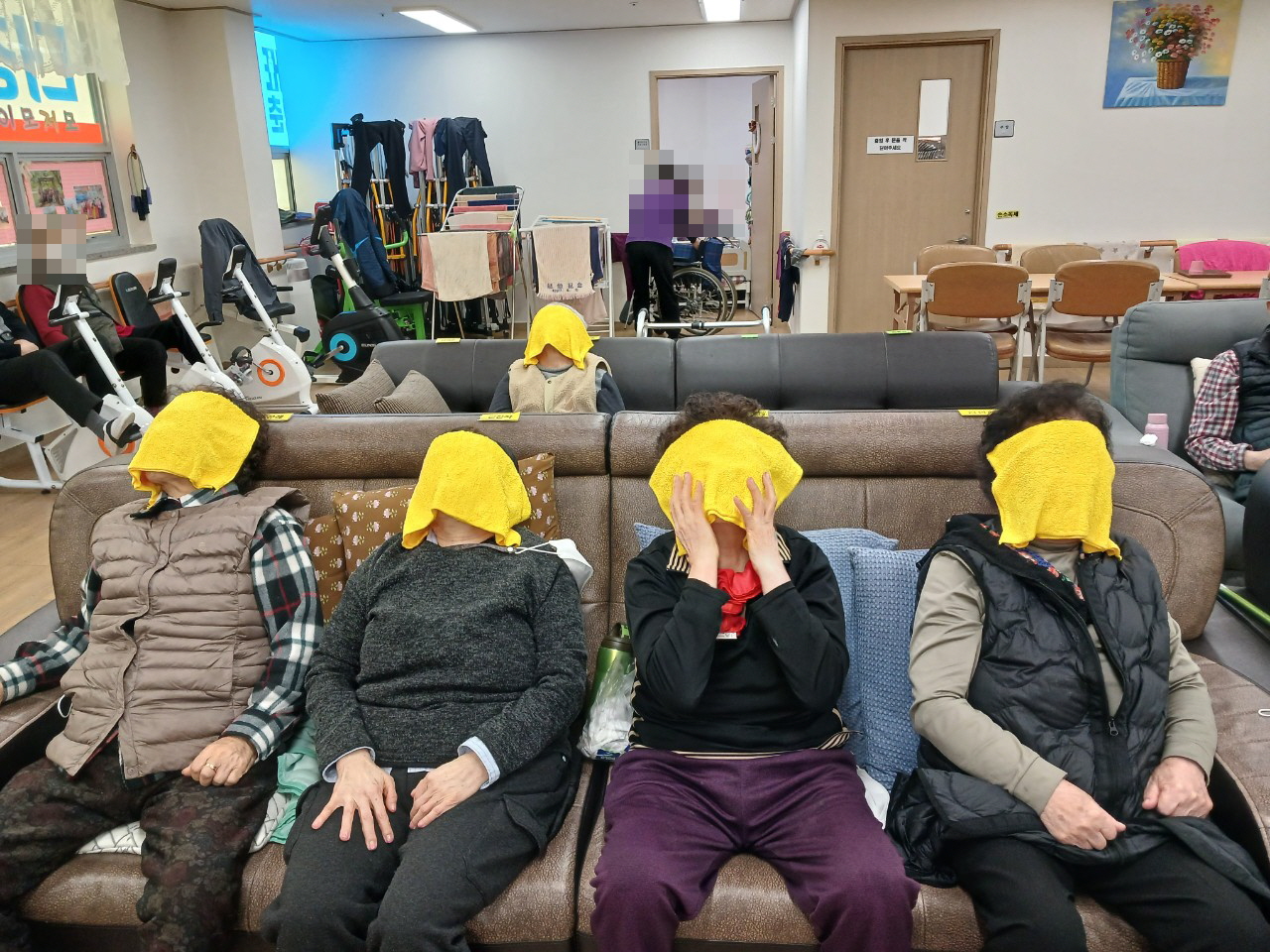 /user/y/youth/editor/2512/1b372dbc66ba23598a5e03c32a8bf804_1764805422_8913.jpg 이미지크게보기