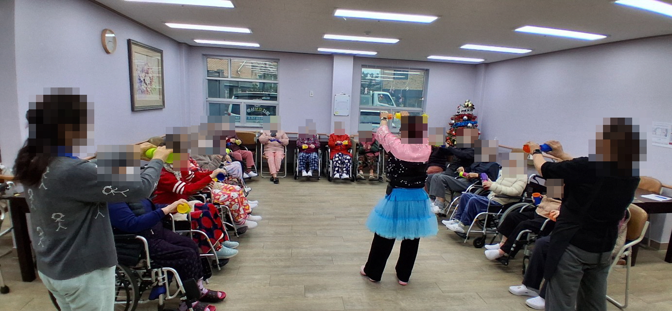 /user/y/youth/editor/2512/4f2ff0a0d82a2e647bea23a7300b40ca_1765925513_916.jpg 이미지크게보기