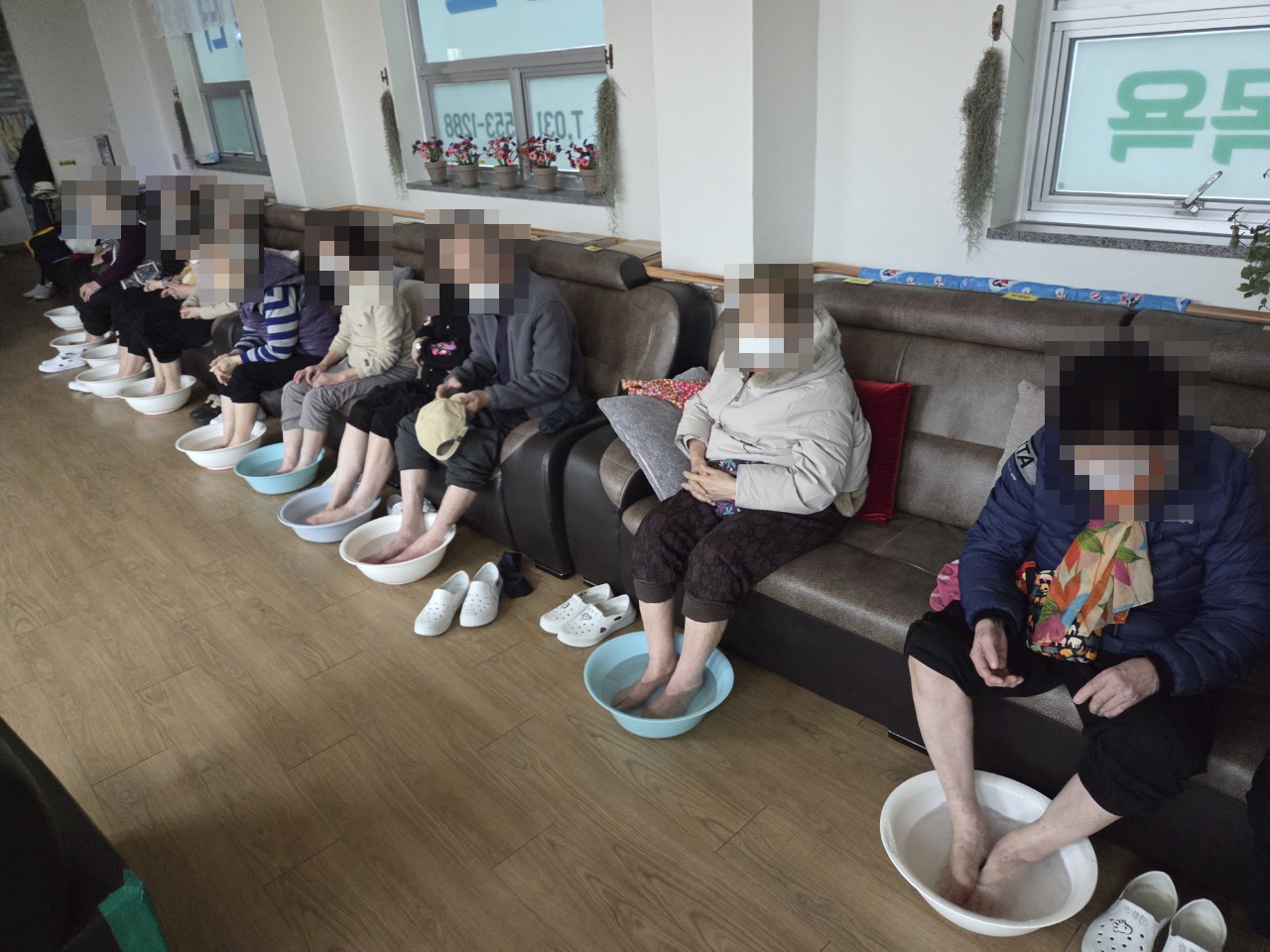 /user/y/youth/editor/2512/4f2ff0a0d82a2e647bea23a7300b40ca_1765925676_7533.jpg 이미지크게보기