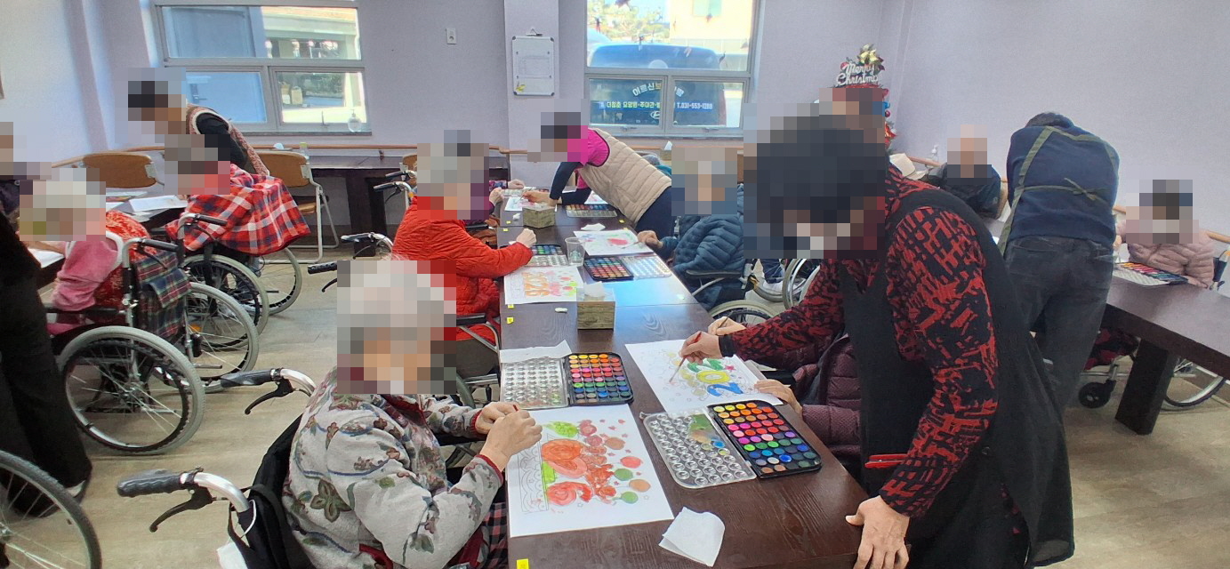 /user/y/youth/editor/2512/53fcf9df8fe9c7293f62773f6d245503_1766446715_0059.jpg 이미지크게보기