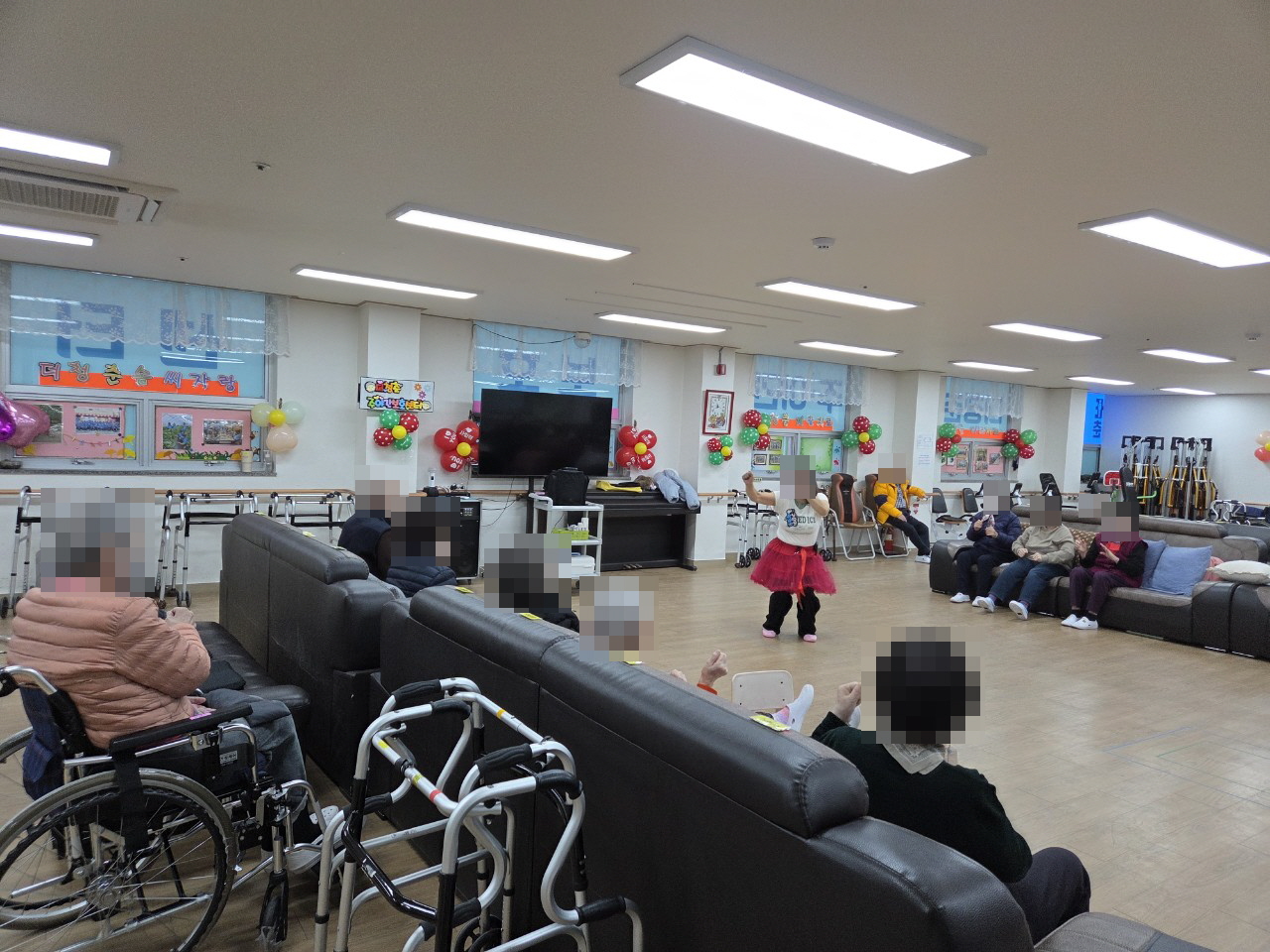 /user/y/youth/editor/2512/53fcf9df8fe9c7293f62773f6d245503_1766446793_3857.jpg 이미지크게보기