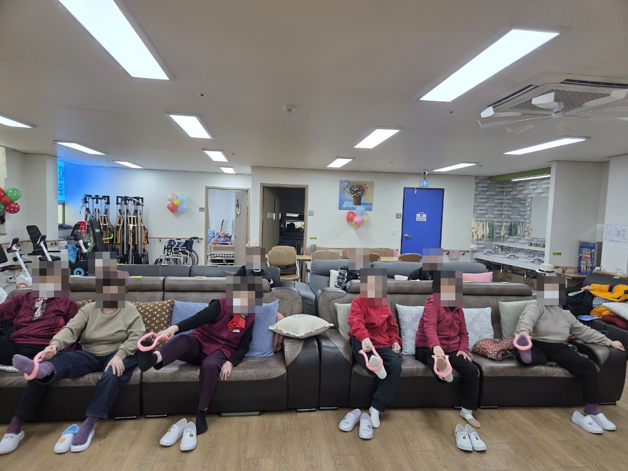 /user/y/youth/editor/2512/53fcf9df8fe9c7293f62773f6d245503_1766446854_6313.jpg 이미지크게보기