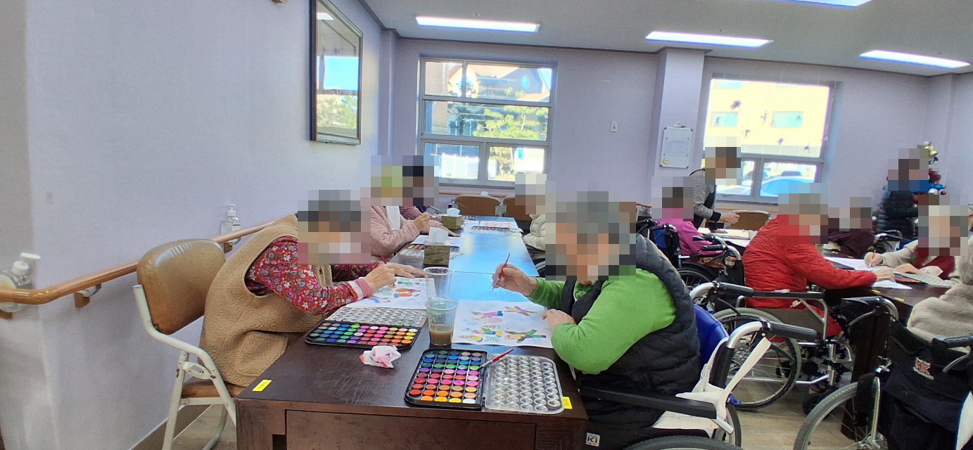 /user/y/youth/editor/2512/82e4b7a9f4c810265300d7d1444115e1_1765325503_9872.jpg 이미지크게보기