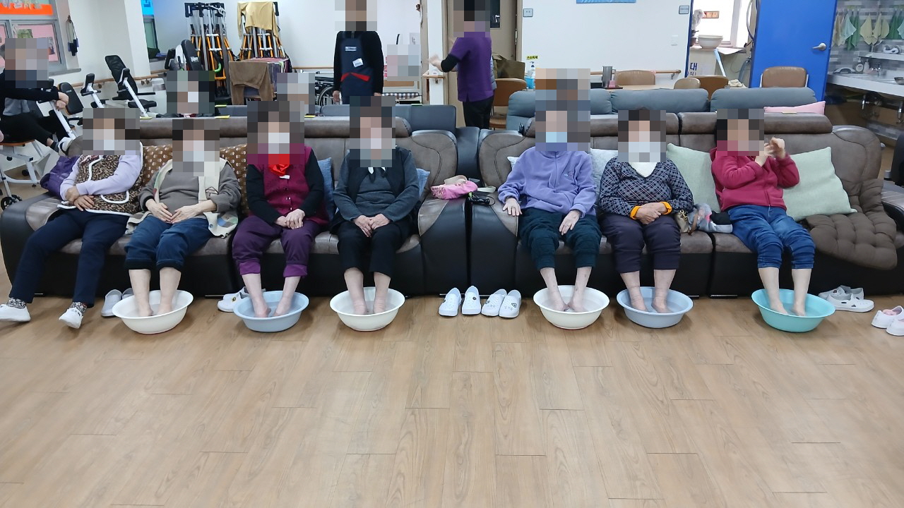 /user/y/youth/editor/2512/82e4b7a9f4c810265300d7d1444115e1_1765325636_858.jpg 이미지크게보기