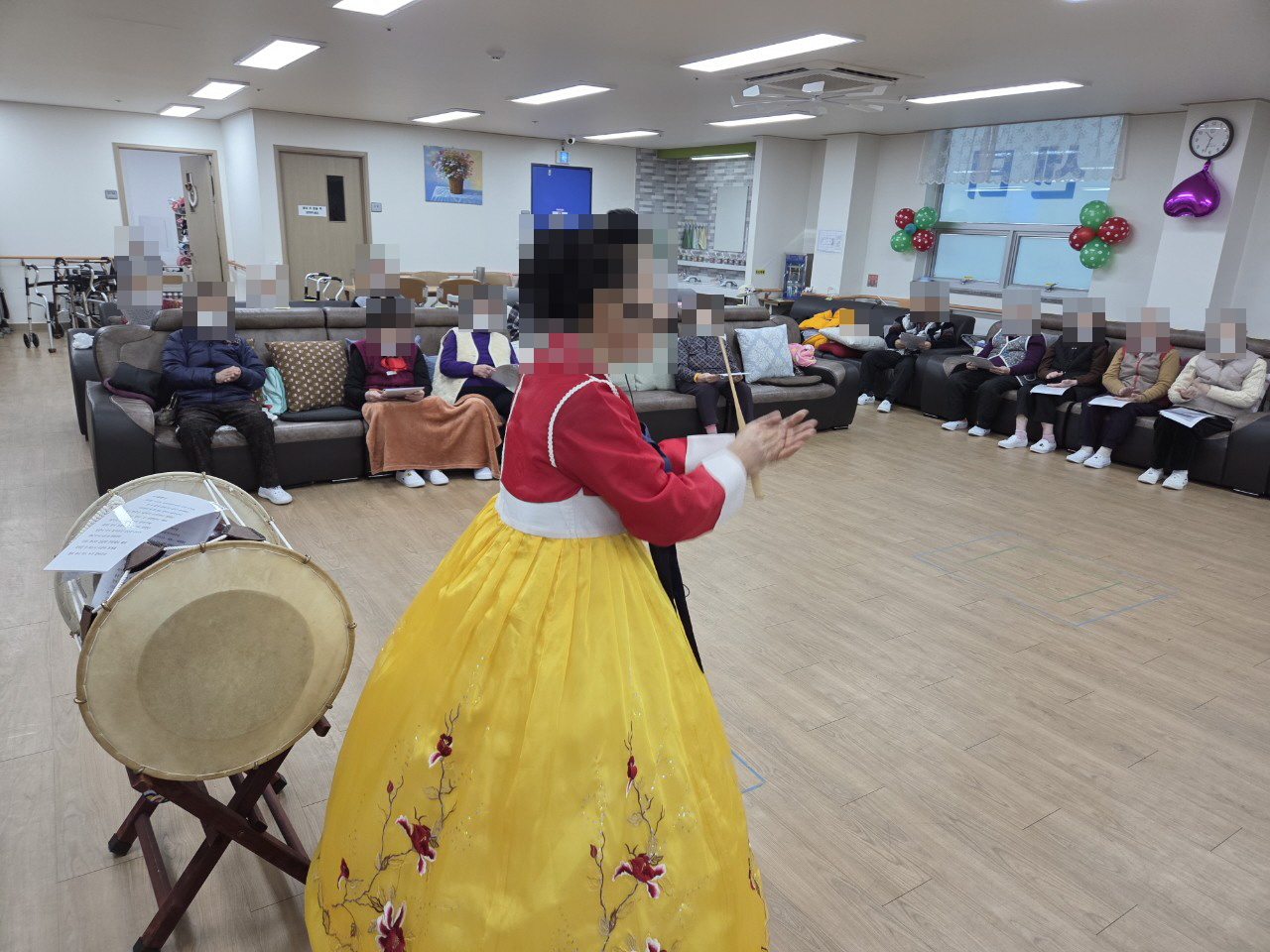 /user/y/youth/editor/2512/914837f319f8f2a84b123d99c183ef26_1766100626_1605.jpg 이미지크게보기