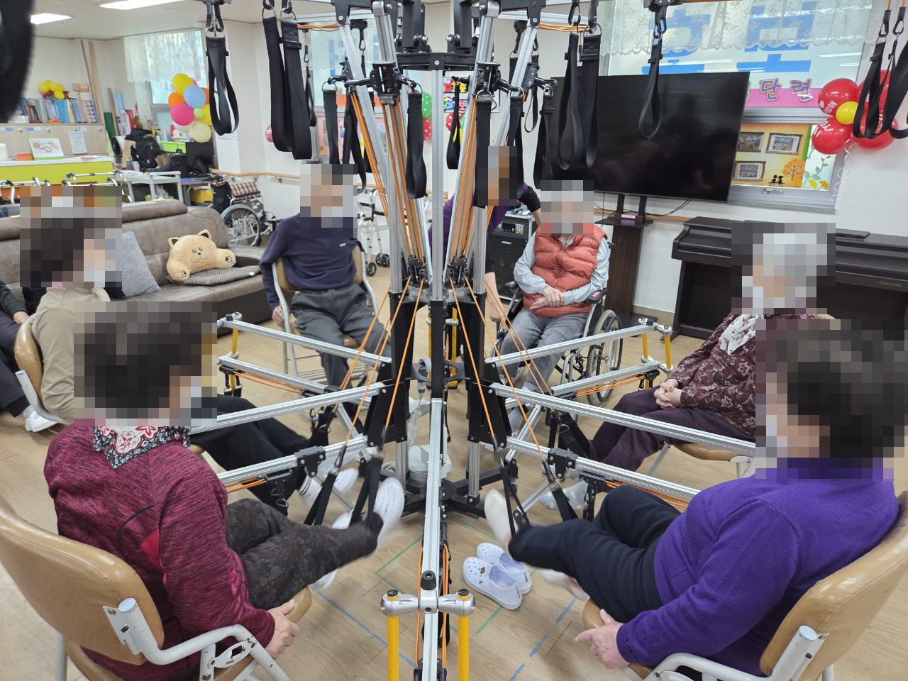 /user/y/youth/editor/2512/914837f319f8f2a84b123d99c183ef26_1766100661_3385.jpg 이미지크게보기