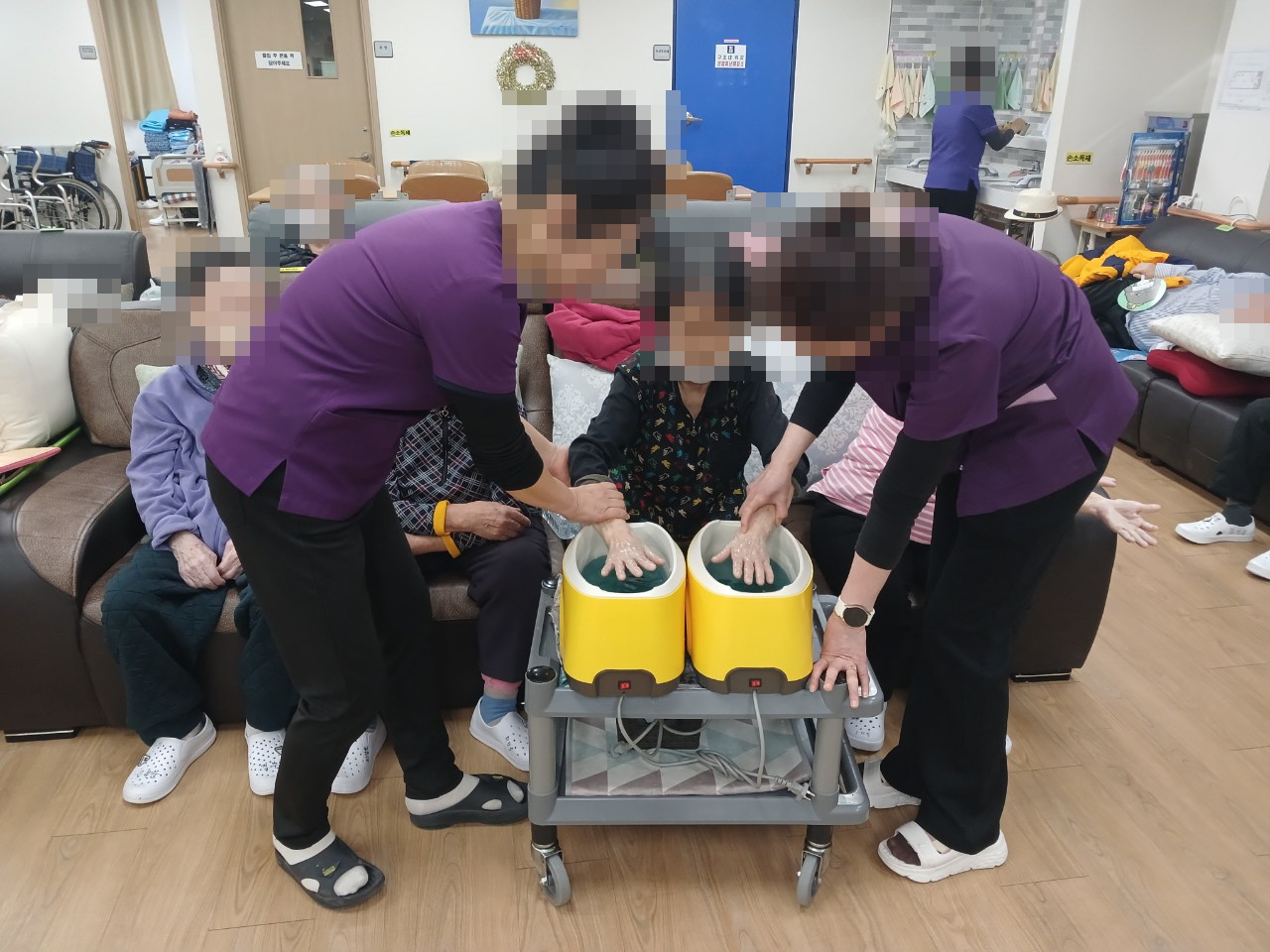 /user/y/youth/editor/2512/914837f319f8f2a84b123d99c183ef26_1766100698_8551.jpg 이미지크게보기