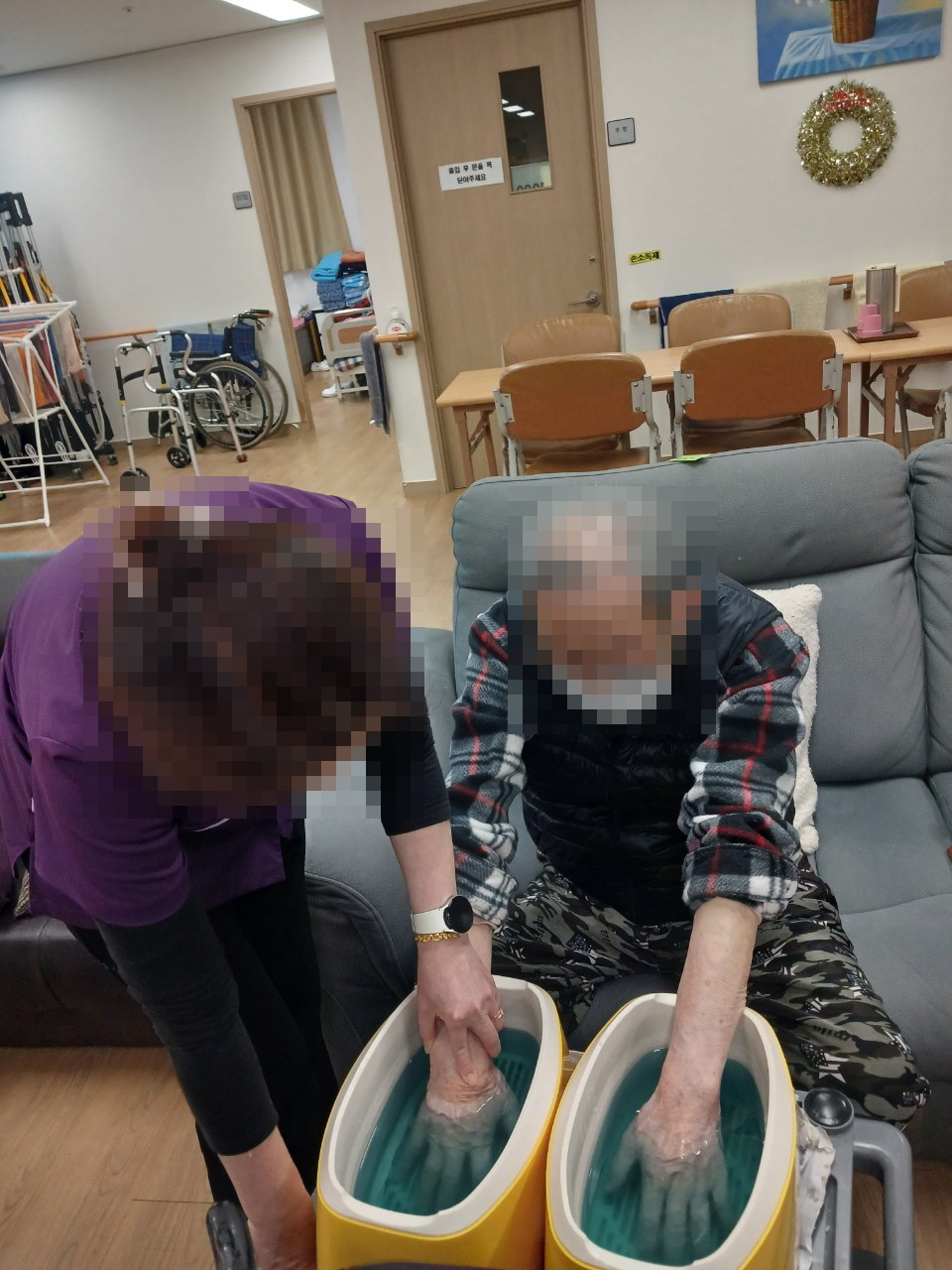 /user/y/youth/editor/2512/914837f319f8f2a84b123d99c183ef26_1766100699_2216.jpg 이미지크게보기