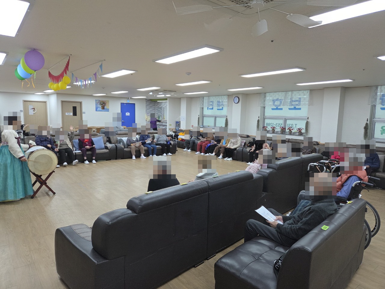 /user/y/youth/editor/2512/9823badbf418468ea41e55dff20f8b09_1765499240_255.jpg 이미지크게보기