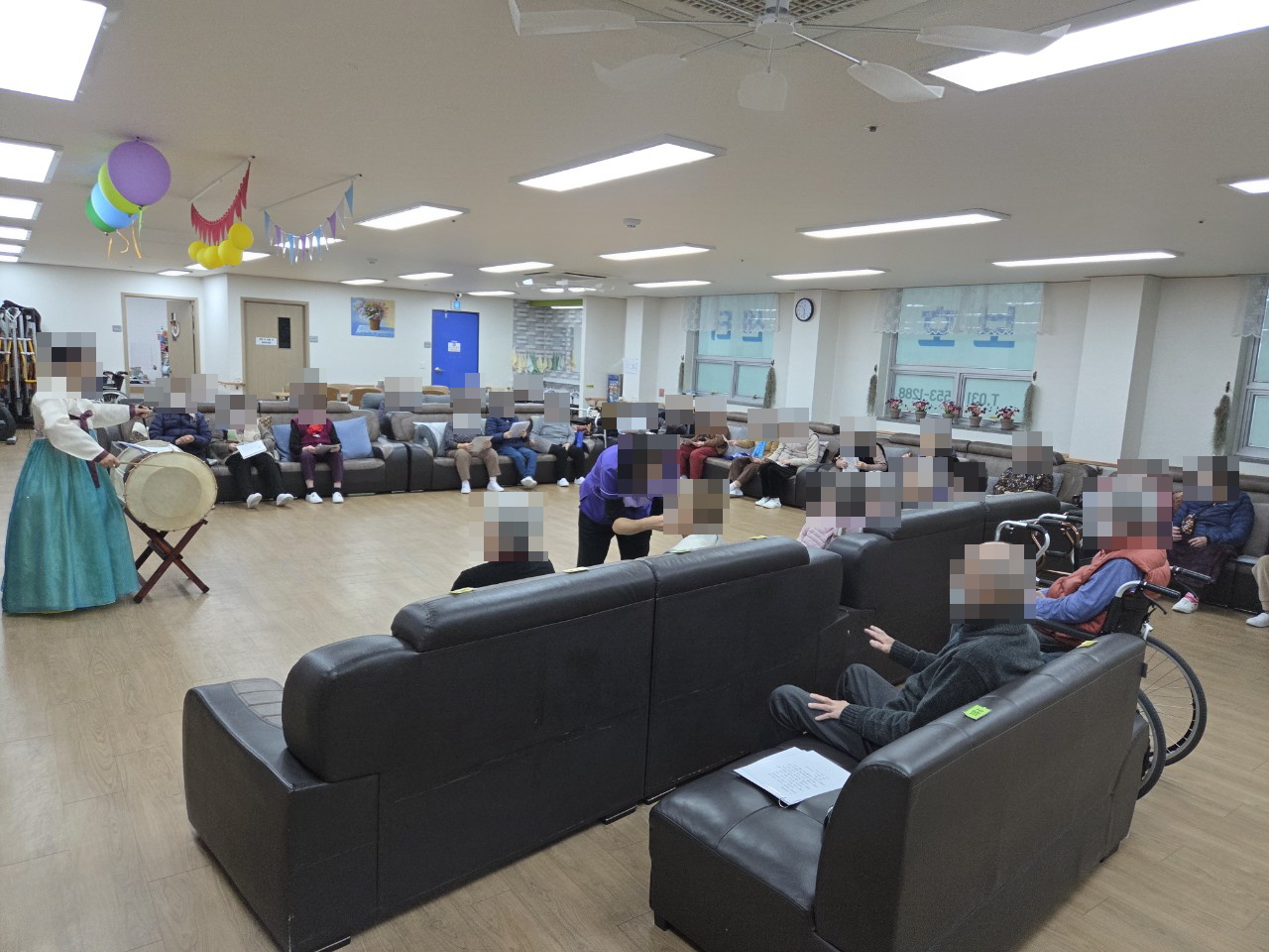 /user/y/youth/editor/2512/9823badbf418468ea41e55dff20f8b09_1765499240_3568.jpg 이미지크게보기