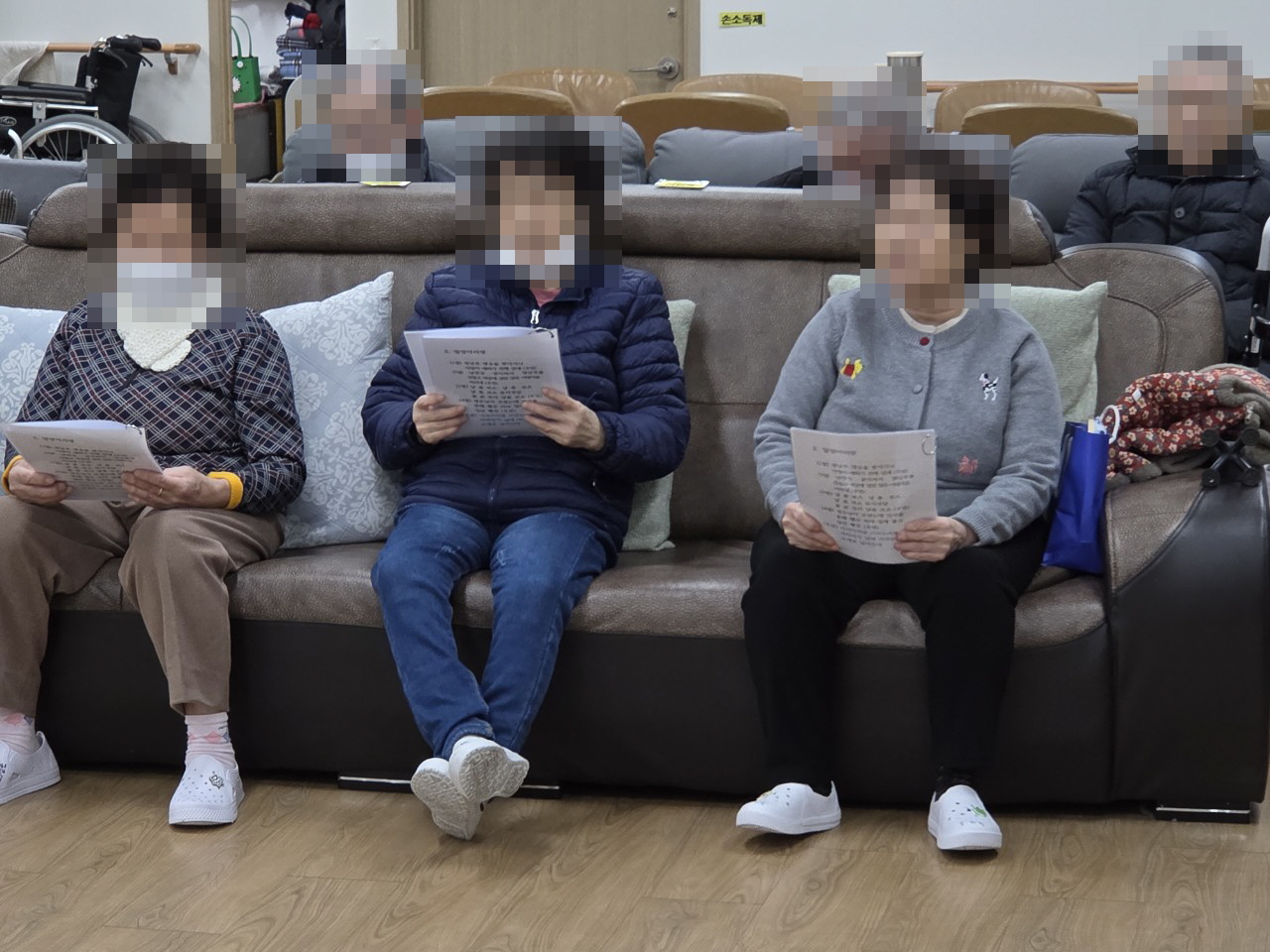 /user/y/youth/editor/2512/9823badbf418468ea41e55dff20f8b09_1765499240_4567.jpg 이미지크게보기