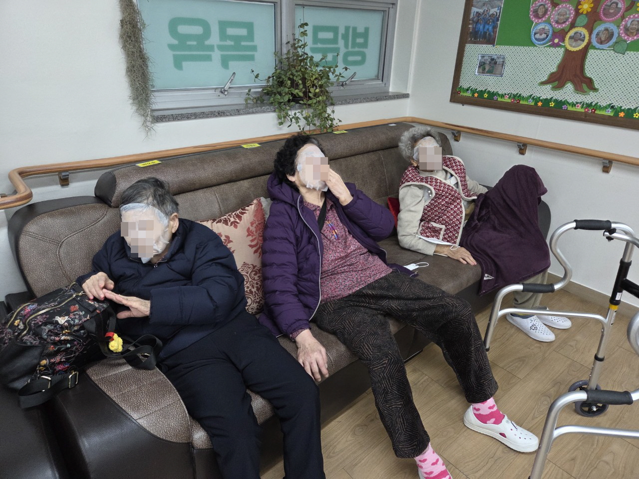 /user/y/youth/editor/2512/b698492b0583a4a01acbdce1f4601abb_1765409522_3743.jpg 이미지크게보기