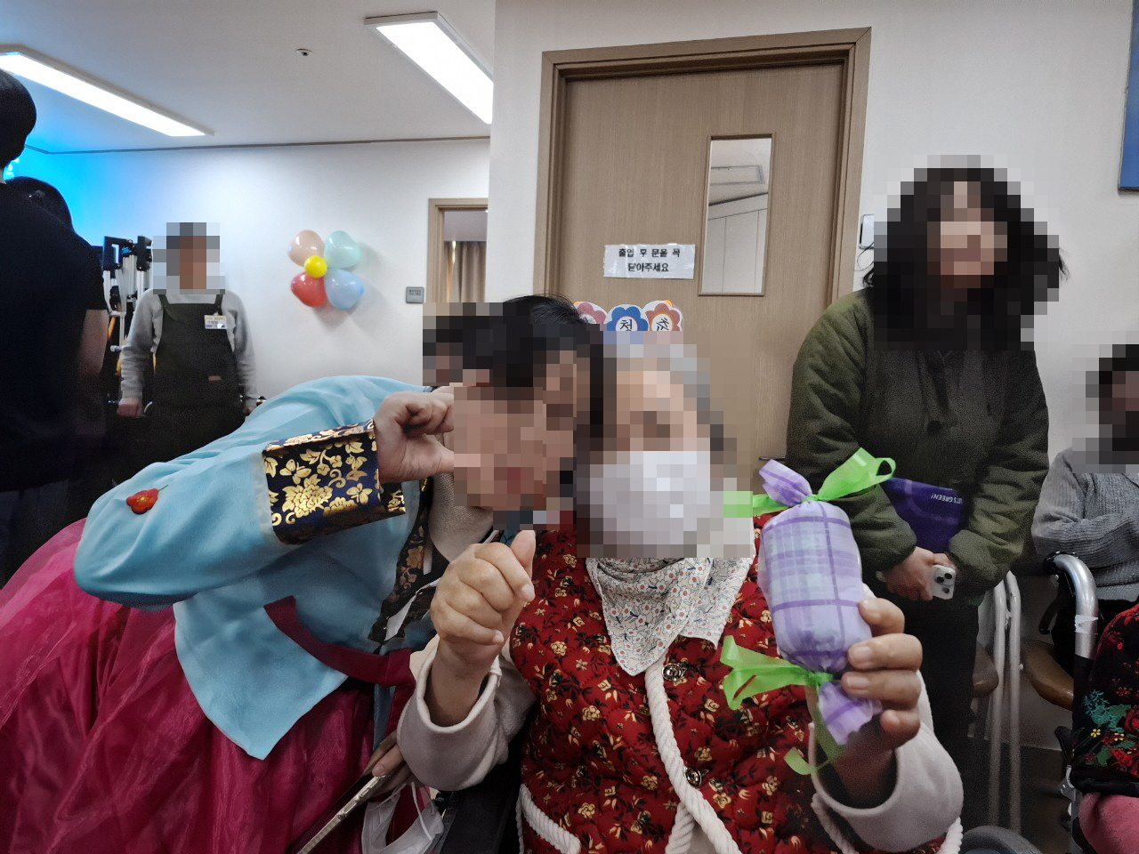 /user/y/youth/editor/2512/de889c9ea4f60680e2441489cd8d25b7_1766360002_7828.jpg 이미지크게보기