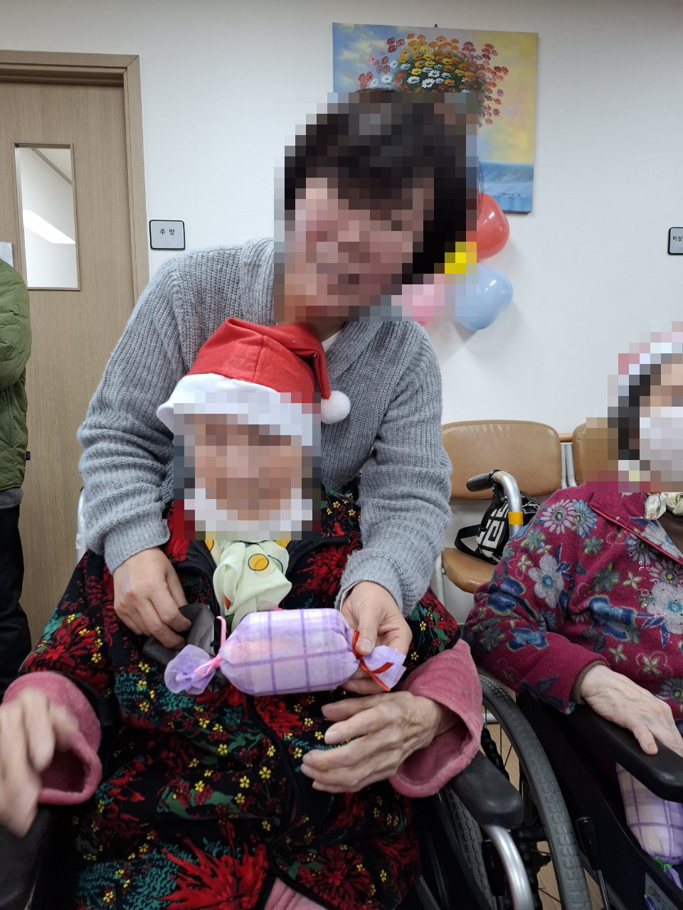 /user/y/youth/editor/2512/de889c9ea4f60680e2441489cd8d25b7_1766360002_8851.jpg 이미지크게보기