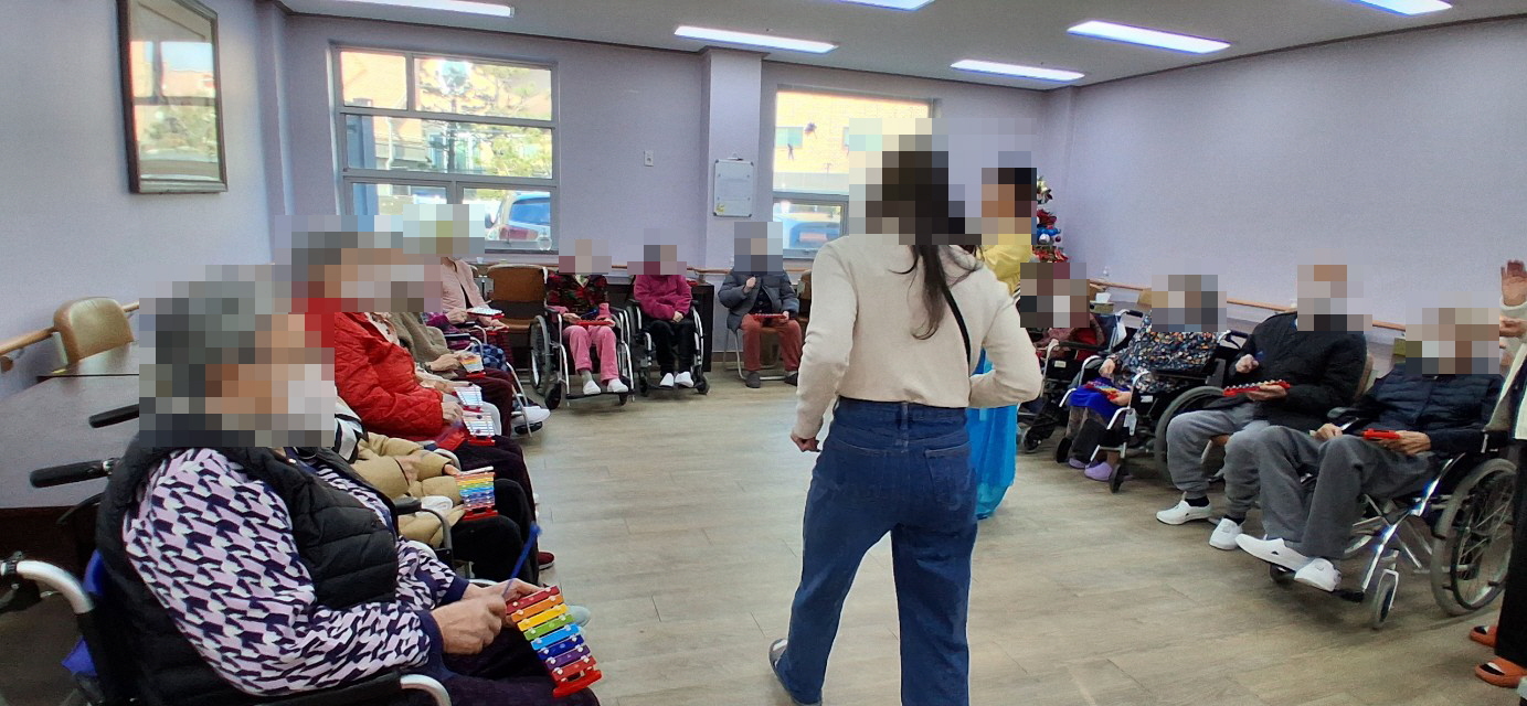 /user/y/youth/editor/2512/de889c9ea4f60680e2441489cd8d25b7_1766360040_0448.jpg 이미지크게보기