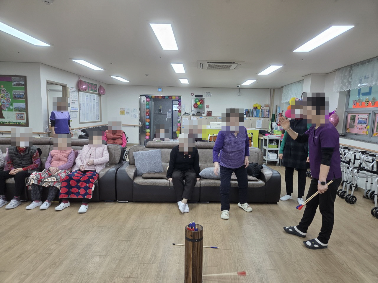 /user/y/youth/editor/2512/de889c9ea4f60680e2441489cd8d25b7_1766360152_5919.jpg 이미지크게보기