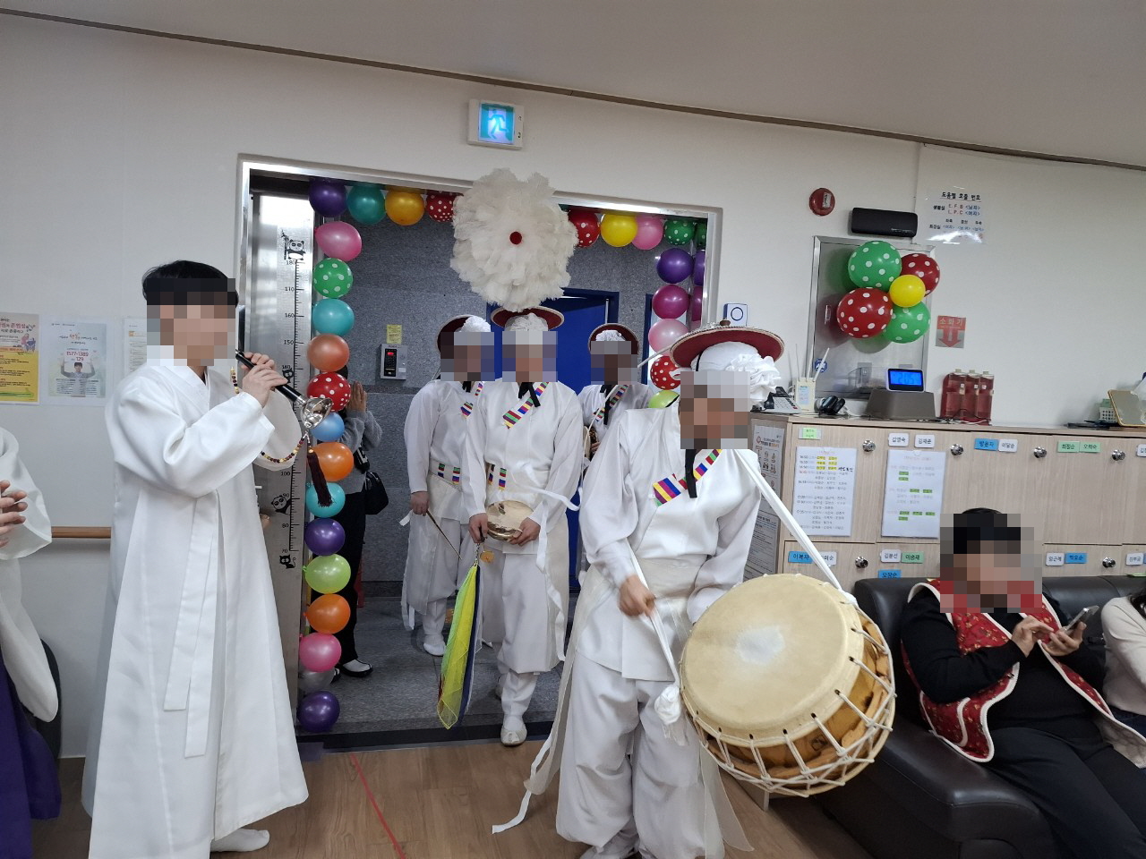 /user/y/youth/editor/2512/de889c9ea4f60680e2441489cd8d25b7_1766360212_6402.jpg 이미지크게보기