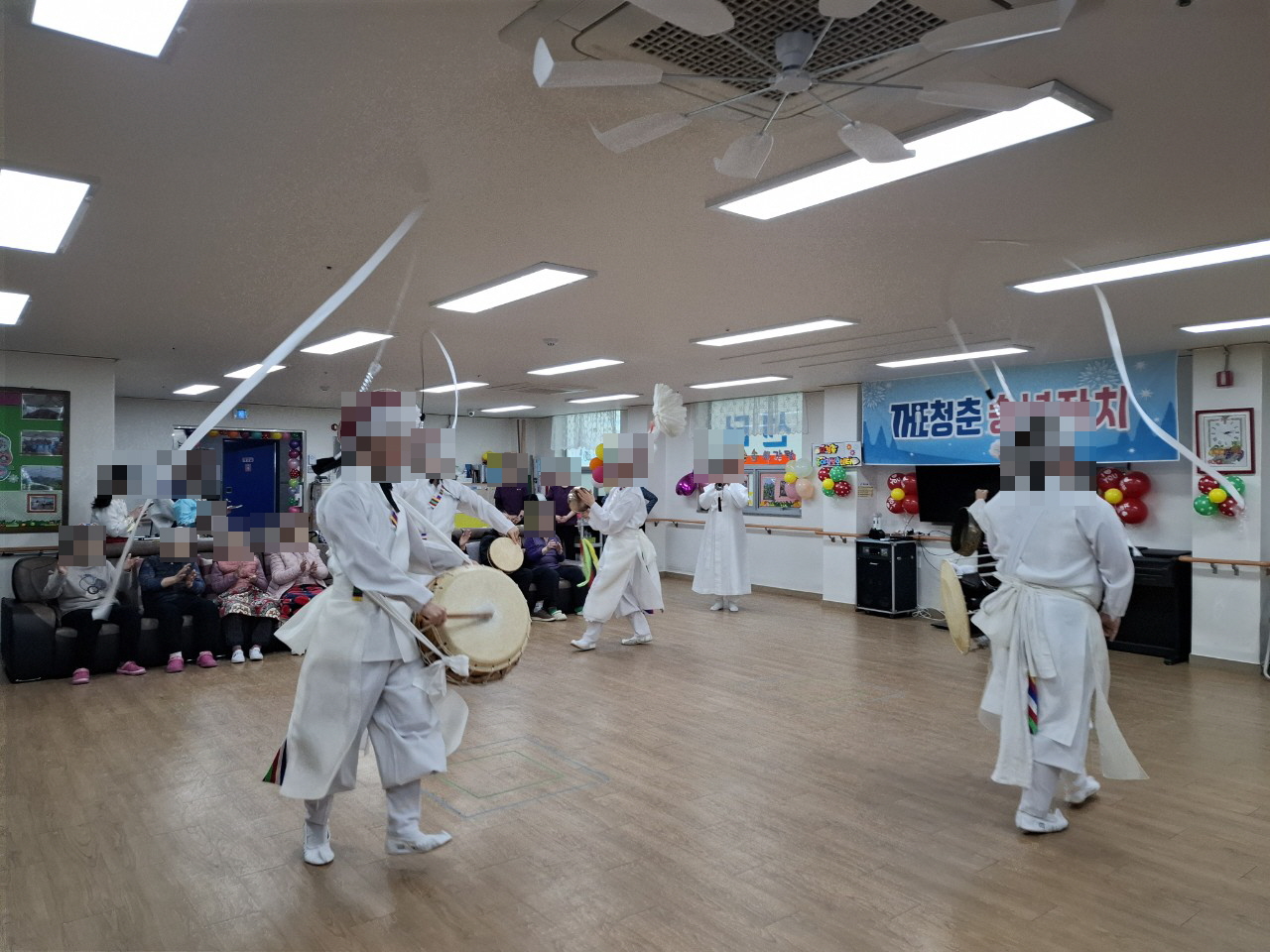 /user/y/youth/editor/2512/de889c9ea4f60680e2441489cd8d25b7_1766360212_8174.jpg 이미지크게보기