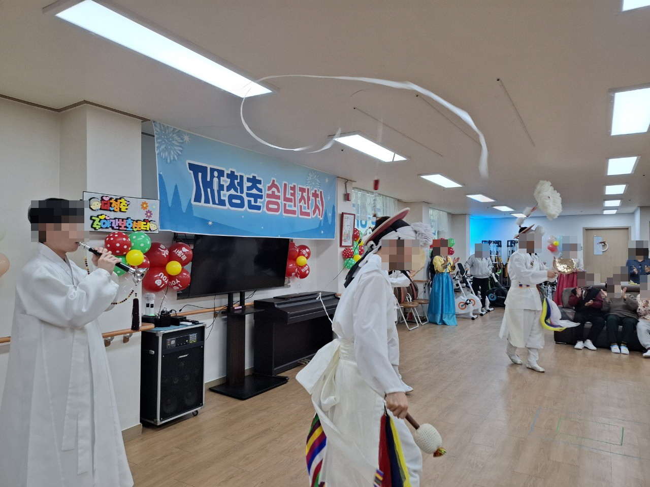 /user/y/youth/editor/2512/de889c9ea4f60680e2441489cd8d25b7_1766360213_0213.jpg 이미지크게보기