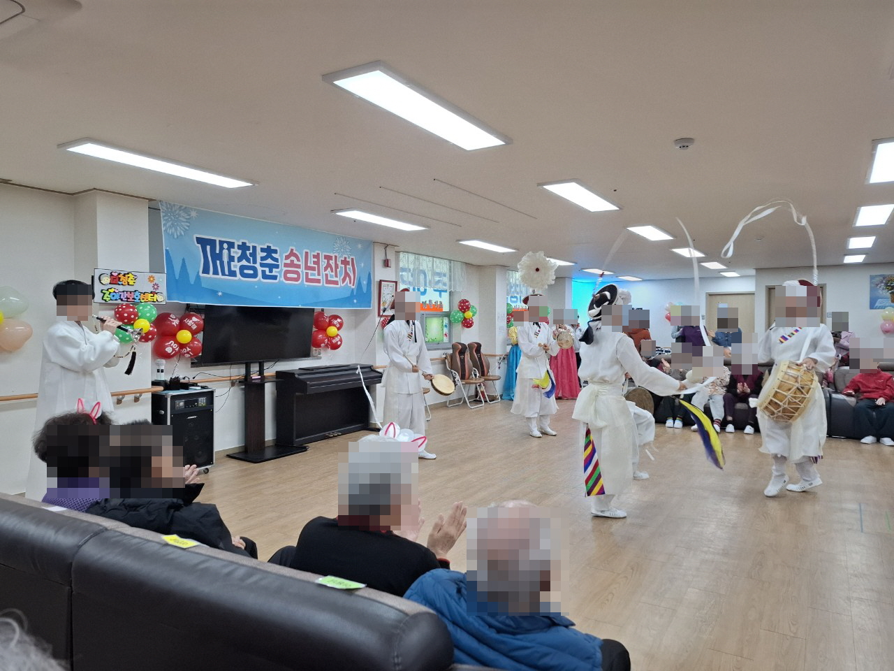 /user/y/youth/editor/2512/de889c9ea4f60680e2441489cd8d25b7_1766360213_1192.jpg 이미지크게보기