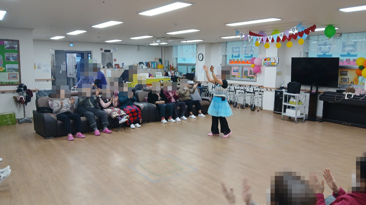 /user/y/youth/editor/2512/e3abaadd9fbd64d344504b9db658e3c3_1764633521_3182.jpg 이미지크게보기