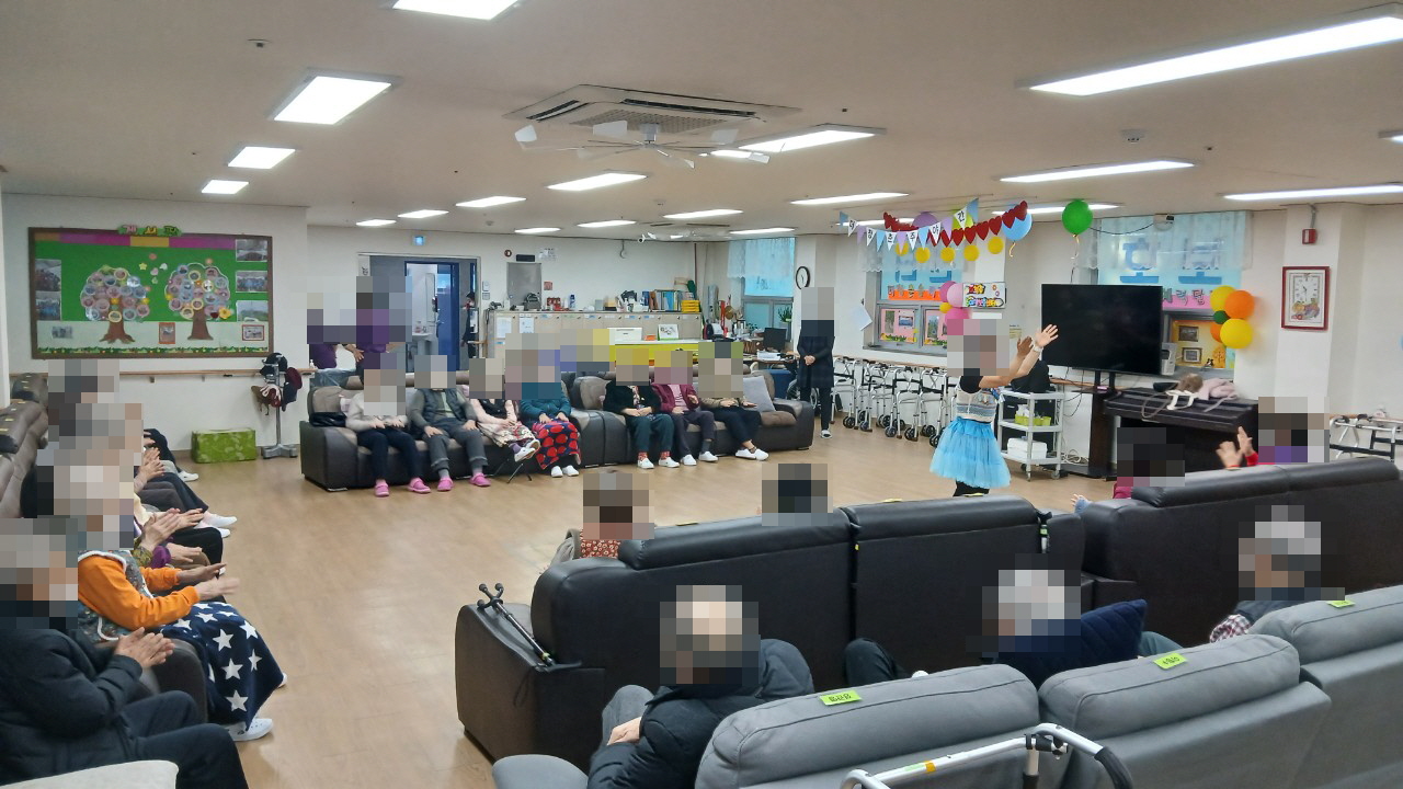 /user/y/youth/editor/2512/e3abaadd9fbd64d344504b9db658e3c3_1764633521_4923.jpg 이미지크게보기