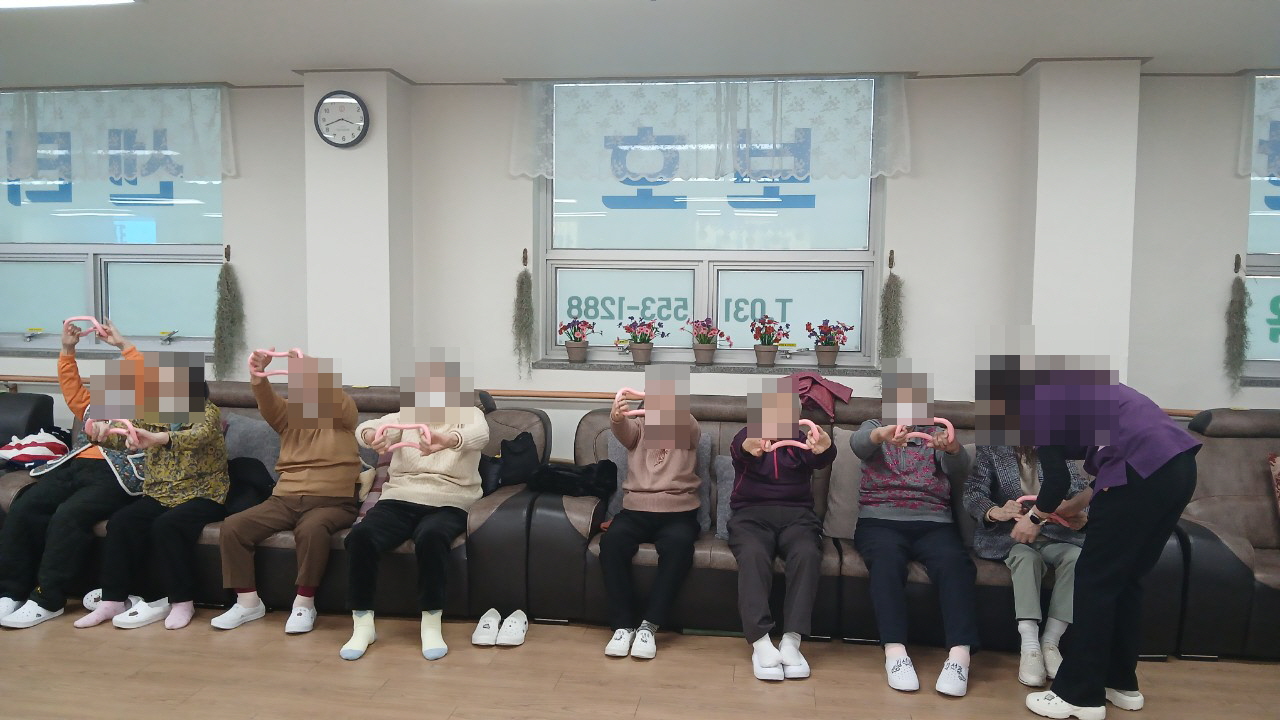 /user/y/youth/editor/2512/e3abaadd9fbd64d344504b9db658e3c3_1764633567_0108.jpg 이미지크게보기