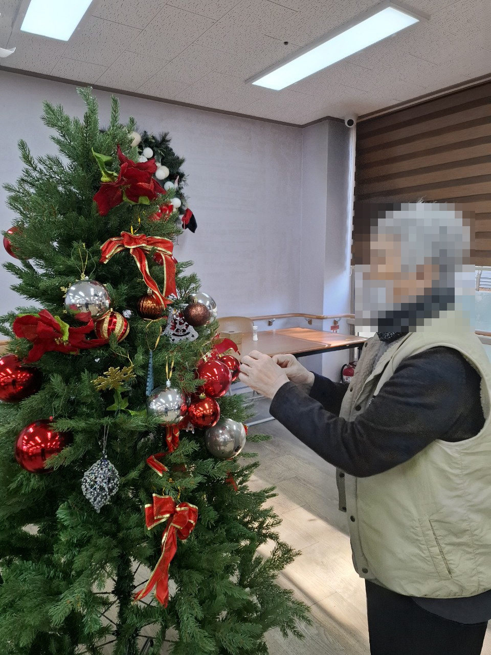 /user/y/youth/editor/2512/ef704003fb9accb0095f1a168119ad3d_1764892890_9505.jpg 이미지크게보기