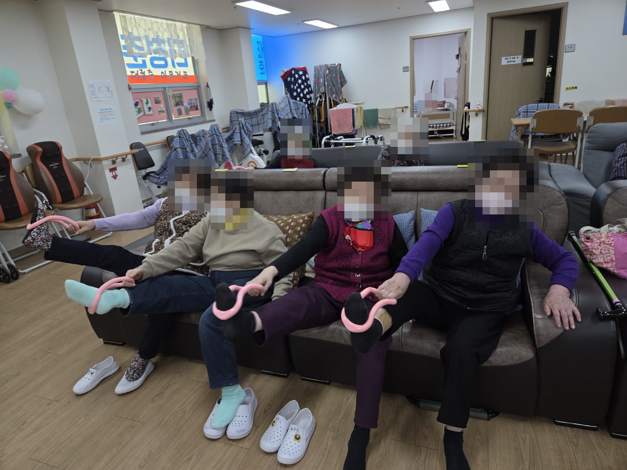 /user/y/youth/editor/2512/fe6368a4440198095f42d769c05523fe_1765237134_8032.jpg 이미지크게보기