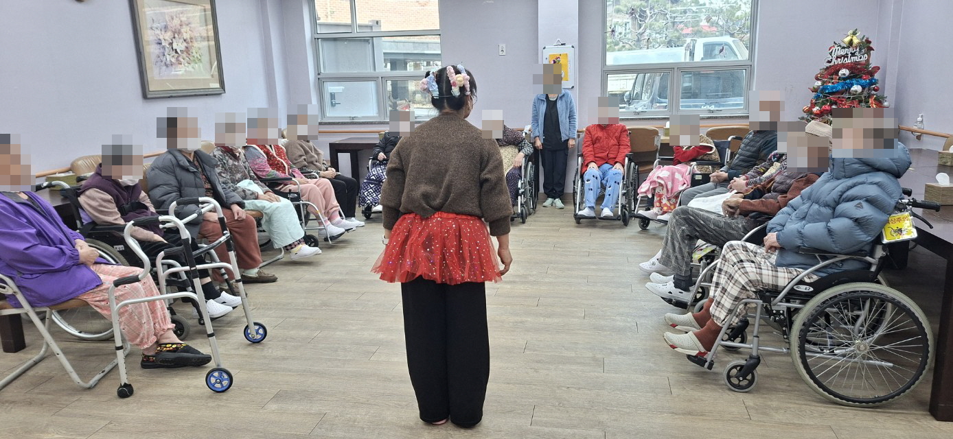 /user/y/youth/editor/2601/62ff69d0b94abd5f808f2e28e675c280_1767827142_0254.jpg 이미지크게보기