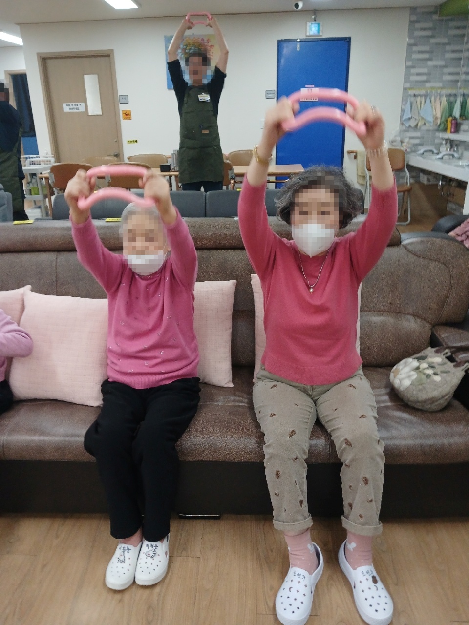 /user/y/youth/editor/2603/9b8d5897f37d4ff1d3cc17da2bf19bc0_1774266943_0334.jpg 이미지크게보기